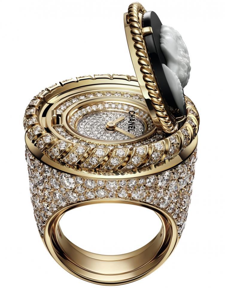 CHANEL H7072