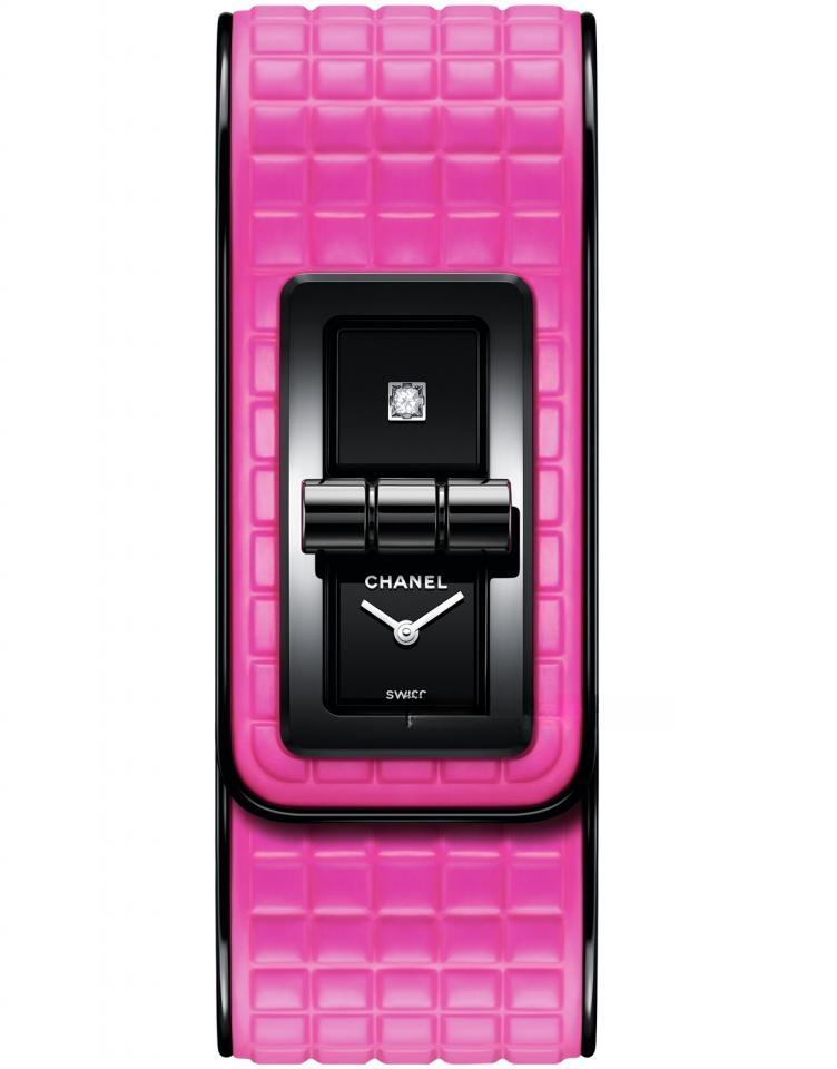 CHANEL H6822